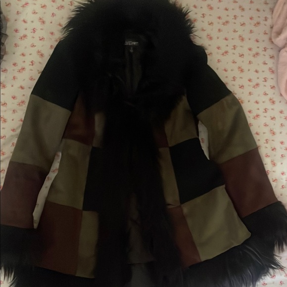 Black and Brown Fur Collar Coat - Picture 3 of 3